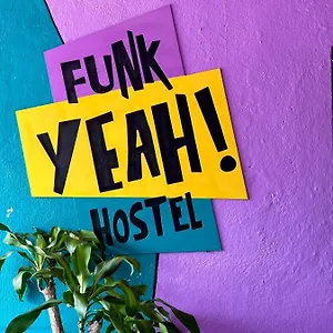 Funk Yeah Hostel Antigua